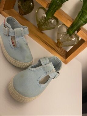Cienta Baby T-Strap Canvas Shoes in Pale Blue